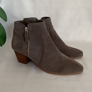 Violet and Red Carley Taupe Leather Suede
Ankle Boots Woman’s 8M